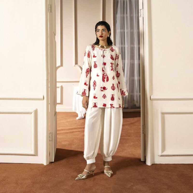 Ivory Crimson – Kurta Set